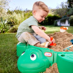 664526M8 Little Tikes Turtle Sandbox FL 3917